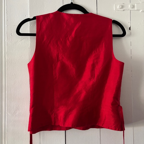 Vintage Ann Taylor Red Silk Sleeveless Wrap Blouse Women’s Size 4P - Picture 2 of 9